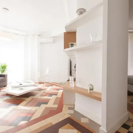 Apartmán L'art Deco, Esprit Loft, Clim, Place Comedie