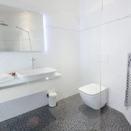 Apartmán L'art Deco, Esprit Loft, Clim, Place Comedie